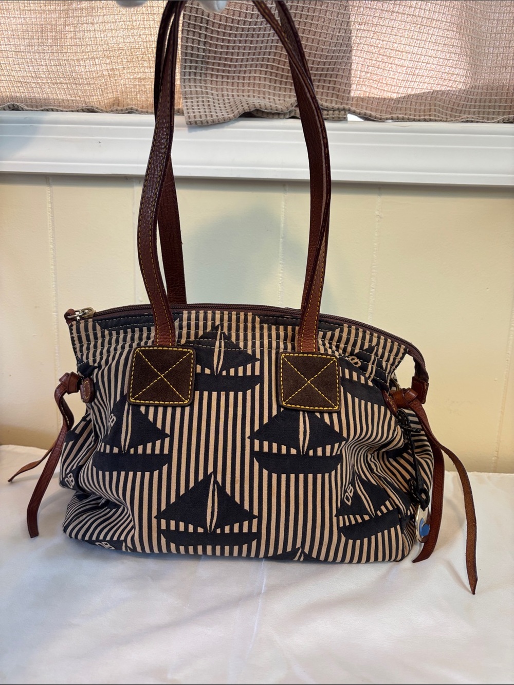 VGUC Vintage Dooney & Bourke "Sport Carla" Sailboat Canvas Tote Bag